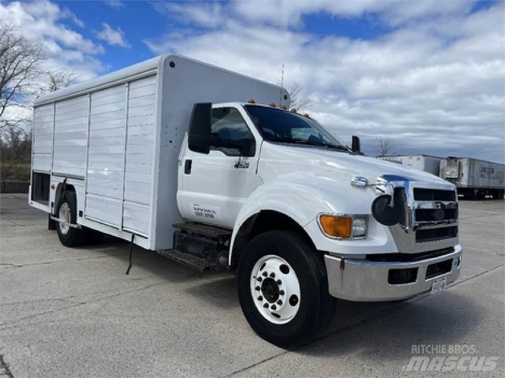 Ford F750 Samochody do transportu napojów