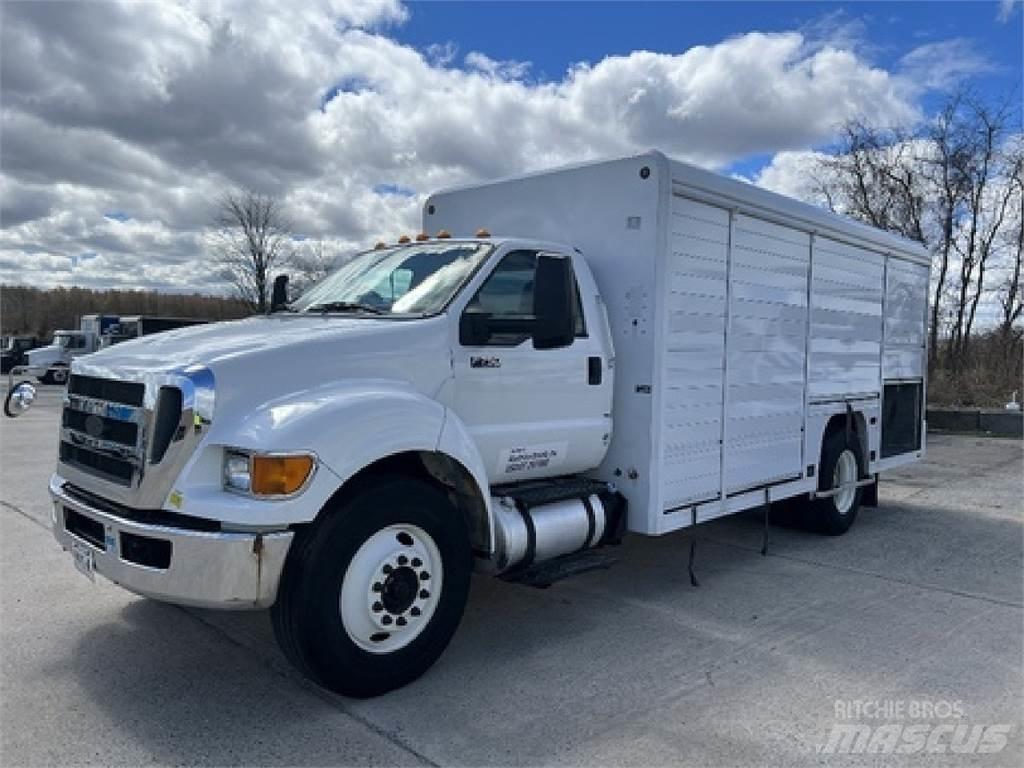 Ford F750 Samochody do transportu napojów
