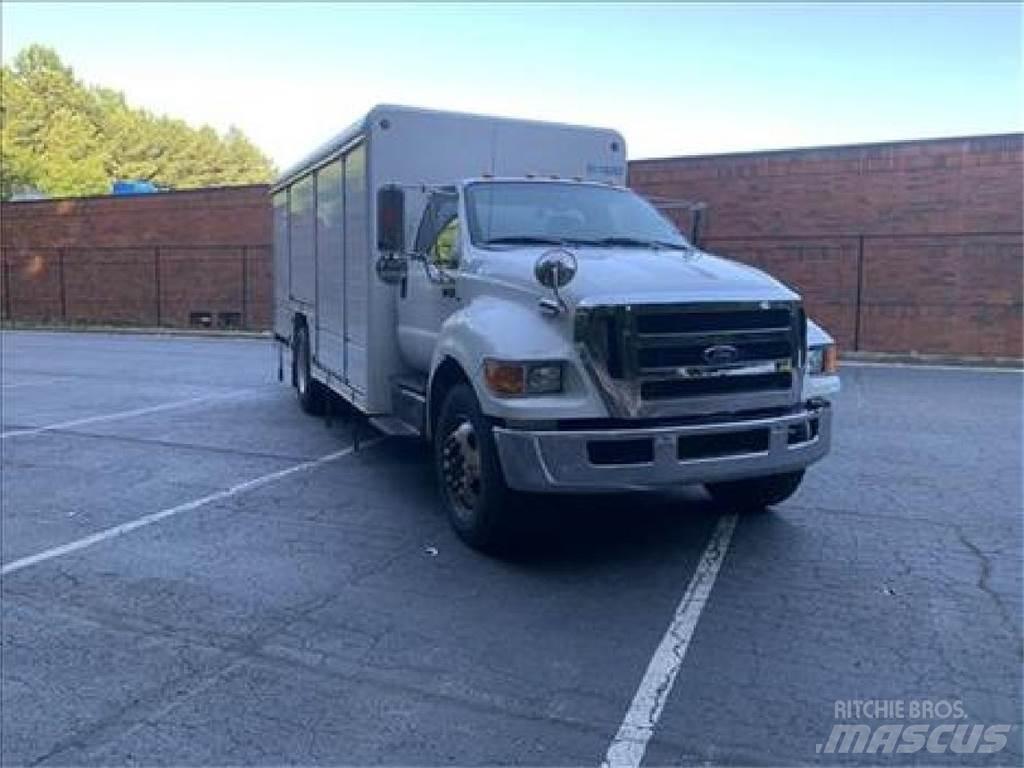 Ford F750 Samochody do transportu napojów