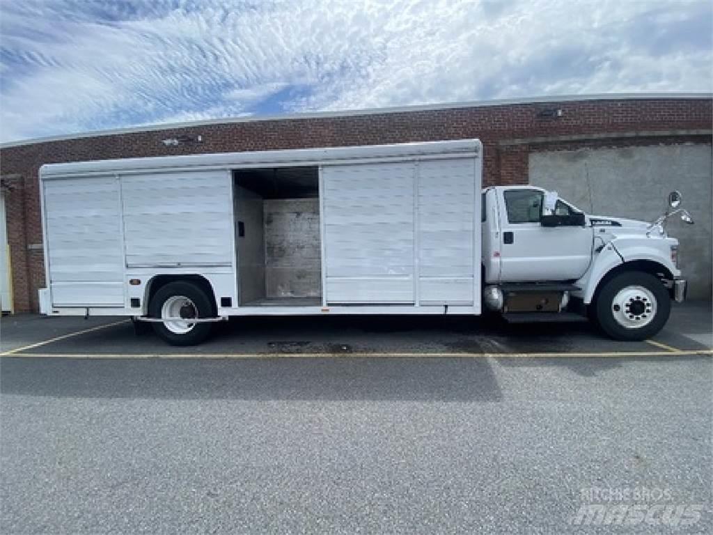 Ford F750 Samochody do transportu napojów