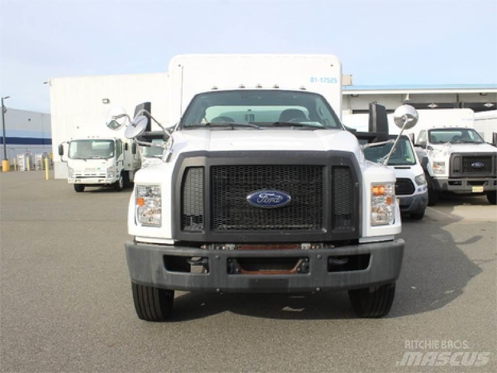 Ford F750 Samochody do transportu napojów