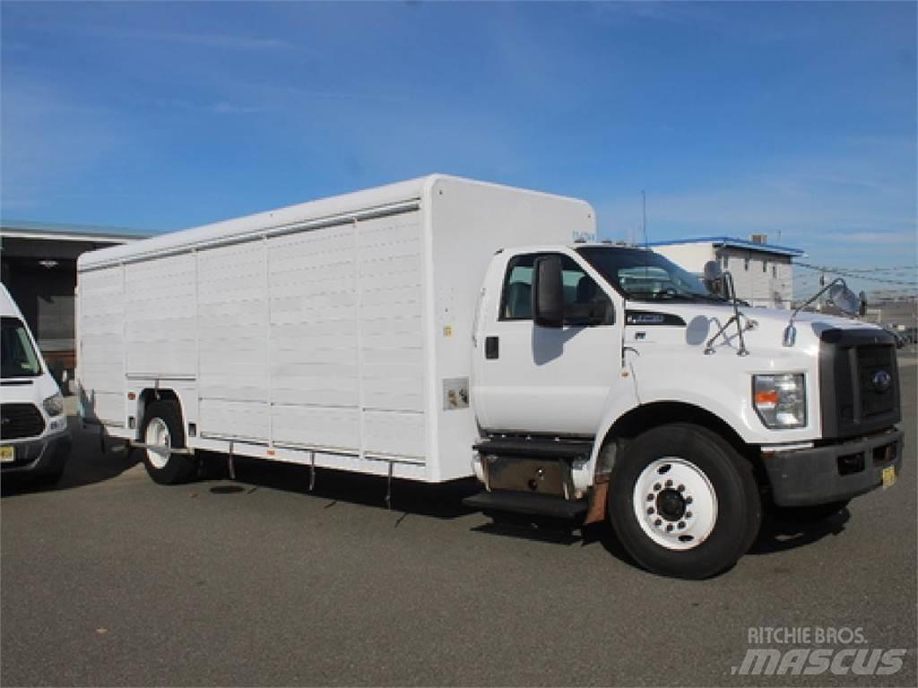 Ford F750 Samochody do transportu napojów