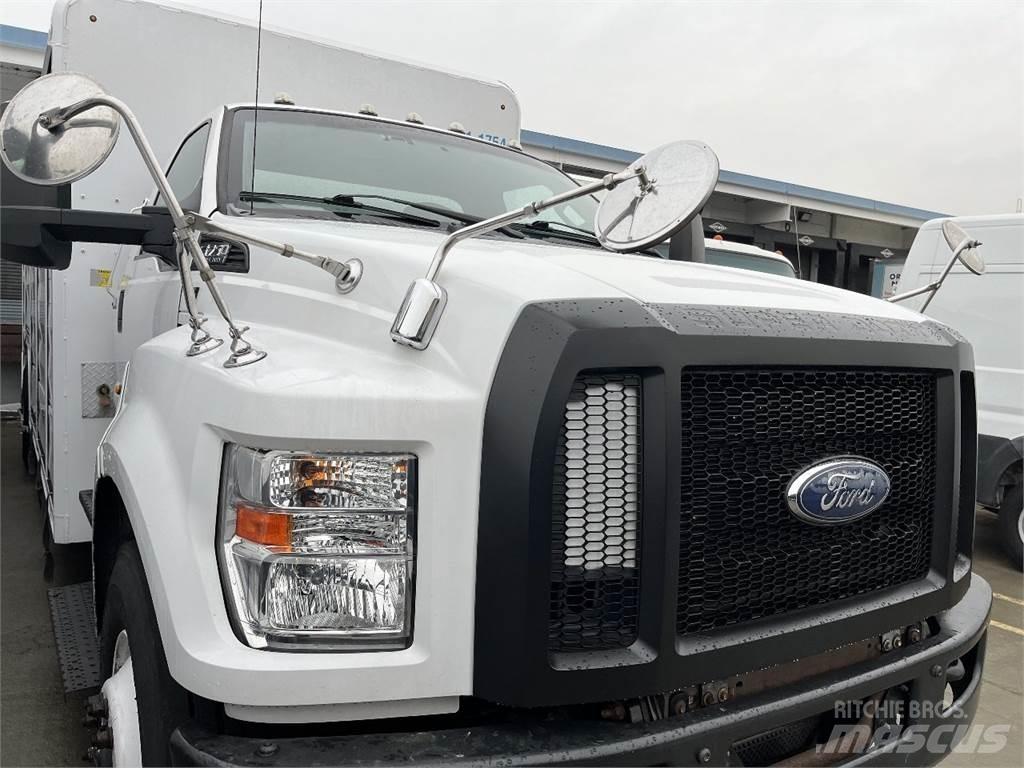 Ford F750 Samochody do transportu napojów