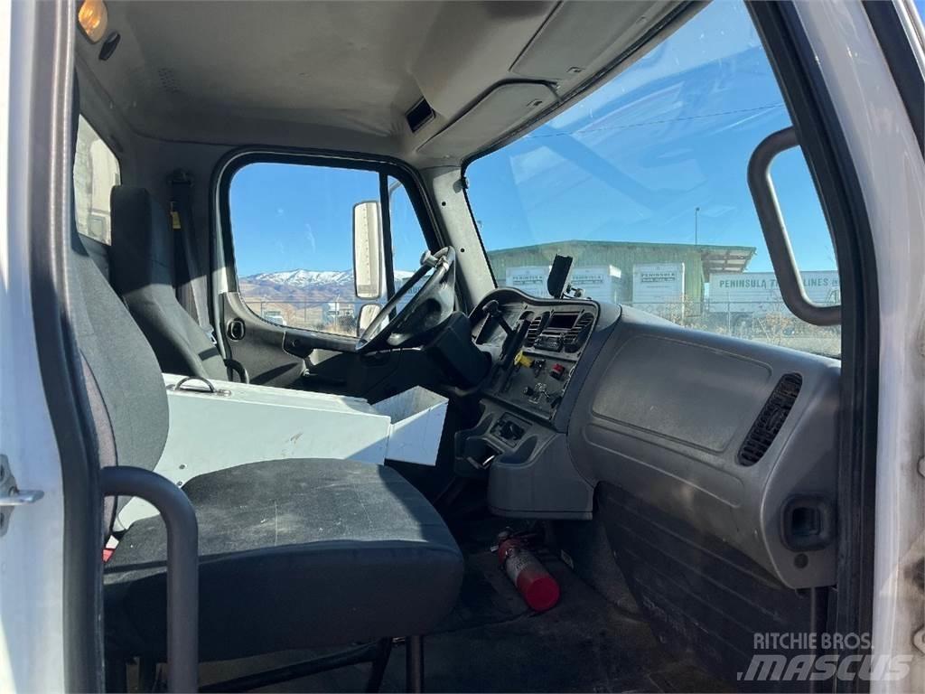 Freightliner M2 Samochody do transportu napojów