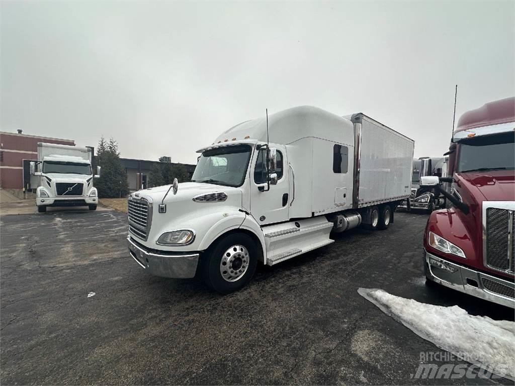 Freightliner M2 Samochody ciężarowe ze skrzynią zamkniętą