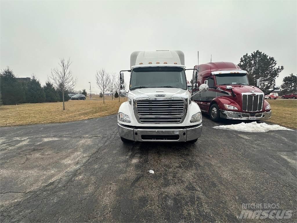 Freightliner M2 Samochody ciężarowe ze skrzynią zamkniętą