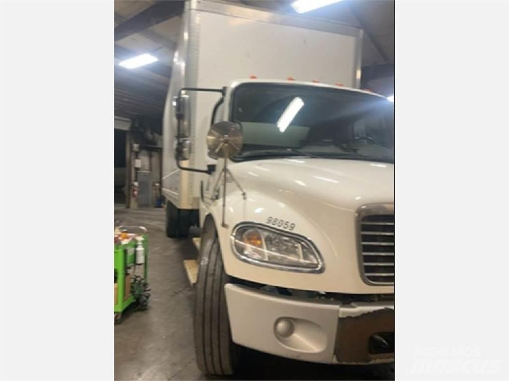 Freightliner M2 Samochody ciężarowe ze skrzynią zamkniętą