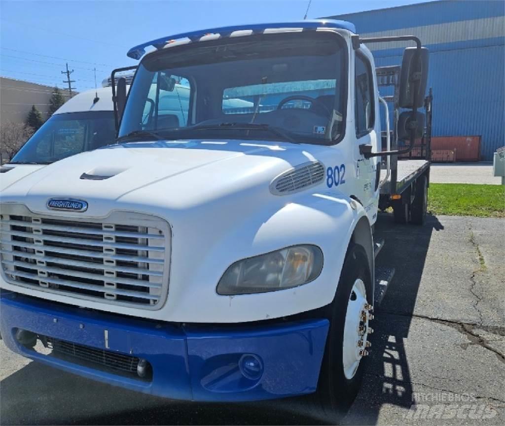 Freightliner M2 Ciężarówki typu Platforma / Skrzynia