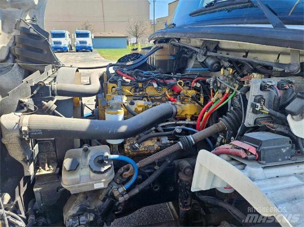 Freightliner M2 Ciężarówki typu Platforma / Skrzynia