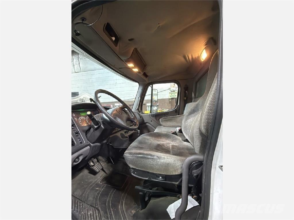 Freightliner M2 Chłodnie samochodowe