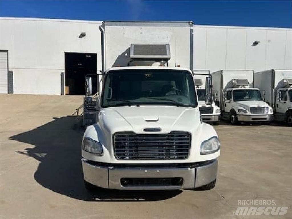 Freightliner M2-106 Samochody ciężarowe ze skrzynią zamkniętą
