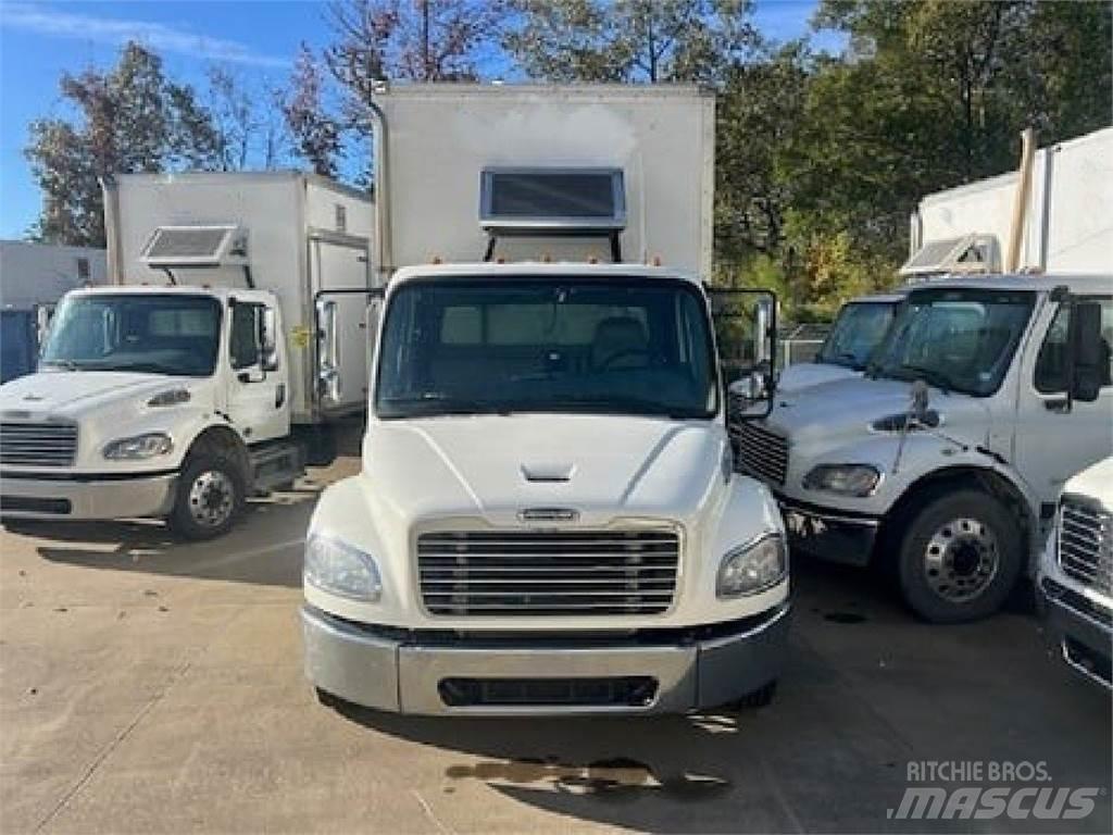 Freightliner M2-106 Samochody ciężarowe ze skrzynią zamkniętą