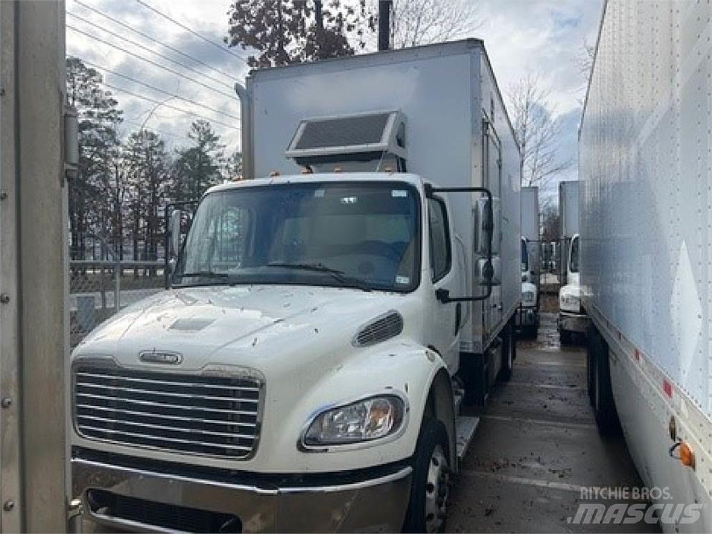 Freightliner M2-106 Samochody ciężarowe ze skrzynią zamkniętą