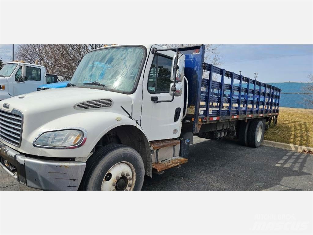 Freightliner M2 106 Ciężarówki typu Platforma / Skrzynia