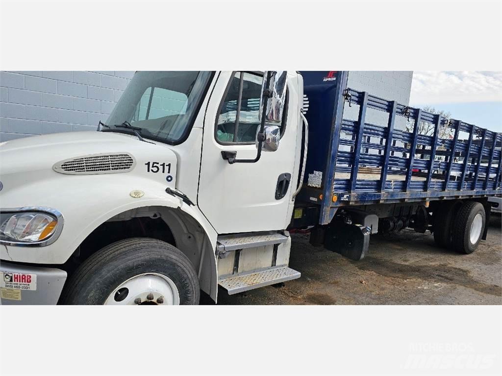 Freightliner M2 106 Ciężarówki typu Platforma / Skrzynia