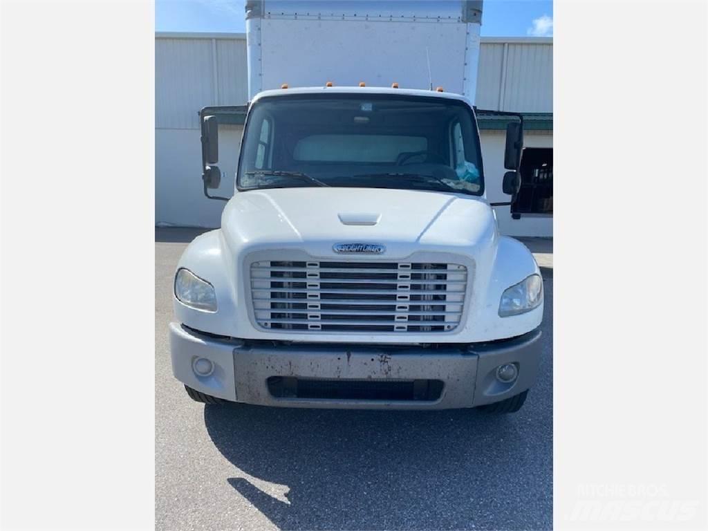 Freightliner M2 106 Samochody ciężarowe ze skrzynią zamkniętą