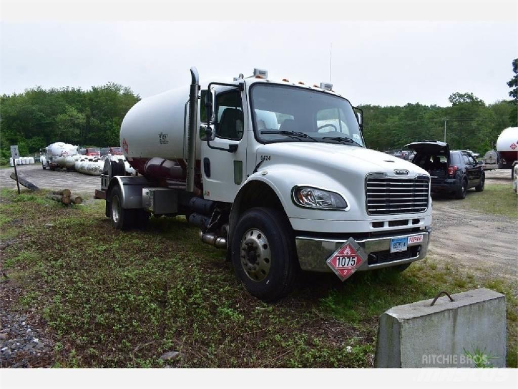 Freightliner M2-106 Inne