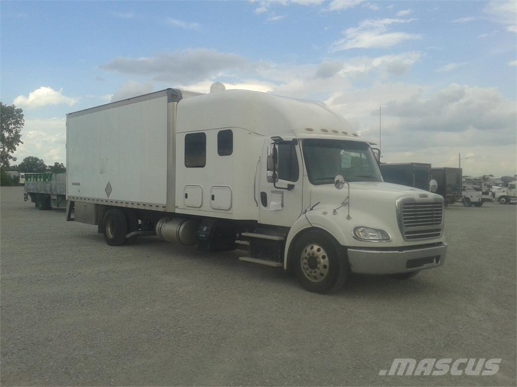 Freightliner M2-112 Samochody ciężarowe ze skrzynią zamkniętą