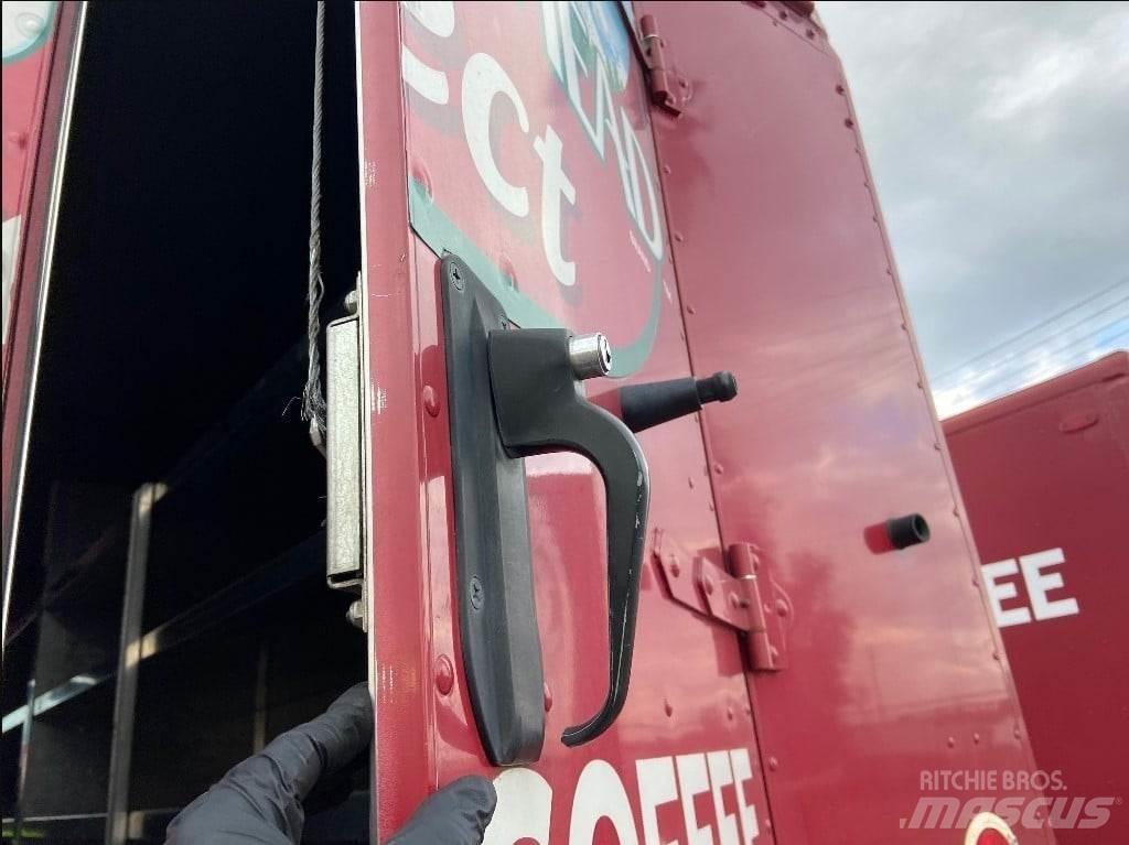 Freightliner MT45 Samochody dostawcze ze skrzynią zamkniętą