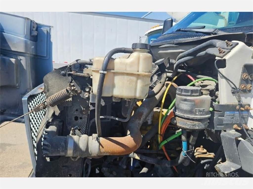 GMC C7500 Samochody ciężarowe ze skrzynią zamkniętą