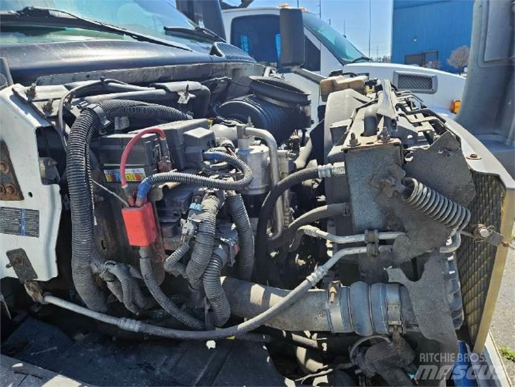 GMC C7500 Samochody ciężarowe ze skrzynią zamkniętą