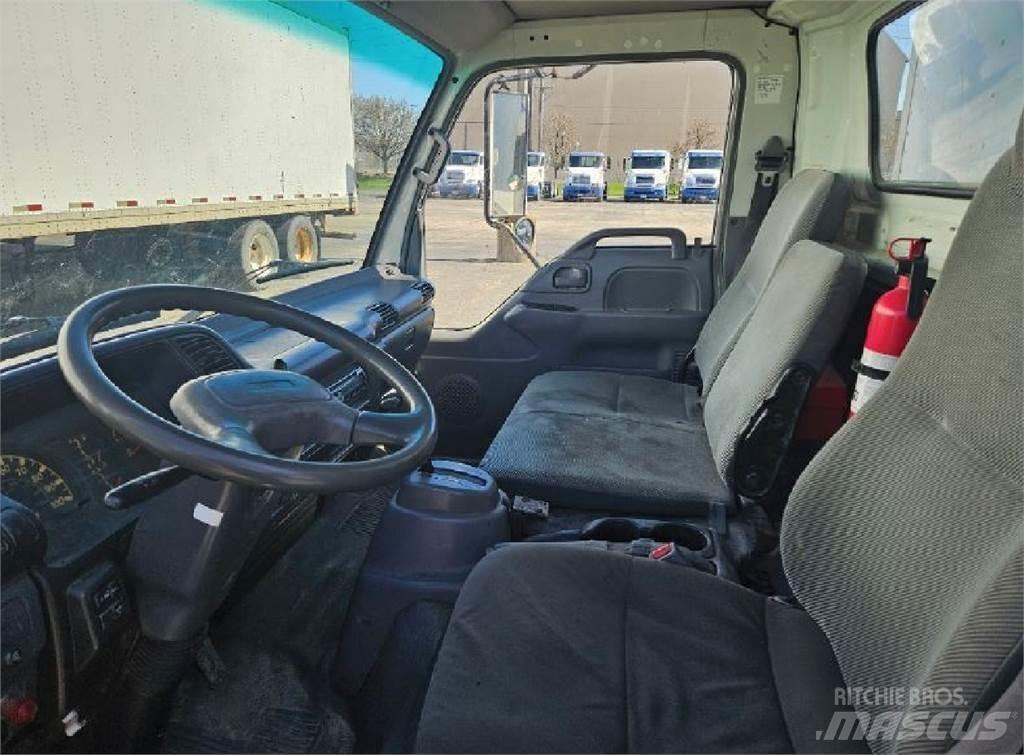 GMC W4500 Samochody ciężarowe ze skrzynią zamkniętą