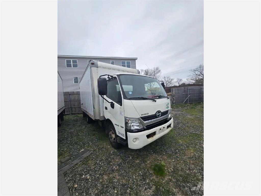 Hino 195 Samochody ciężarowe ze skrzynią zamkniętą