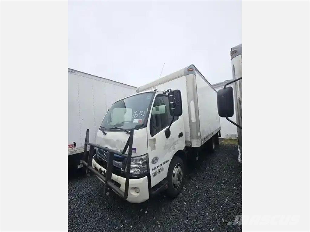 Hino 195 Samochody ciężarowe ze skrzynią zamkniętą