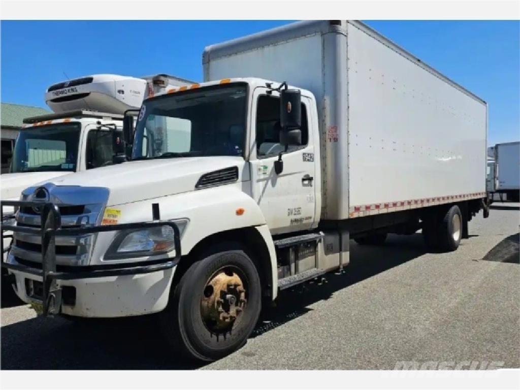 Hino 268 Samochody ciężarowe ze skrzynią zamkniętą