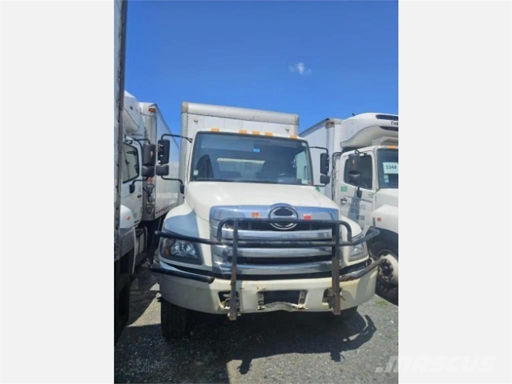 Hino 268 Samochody ciężarowe ze skrzynią zamkniętą