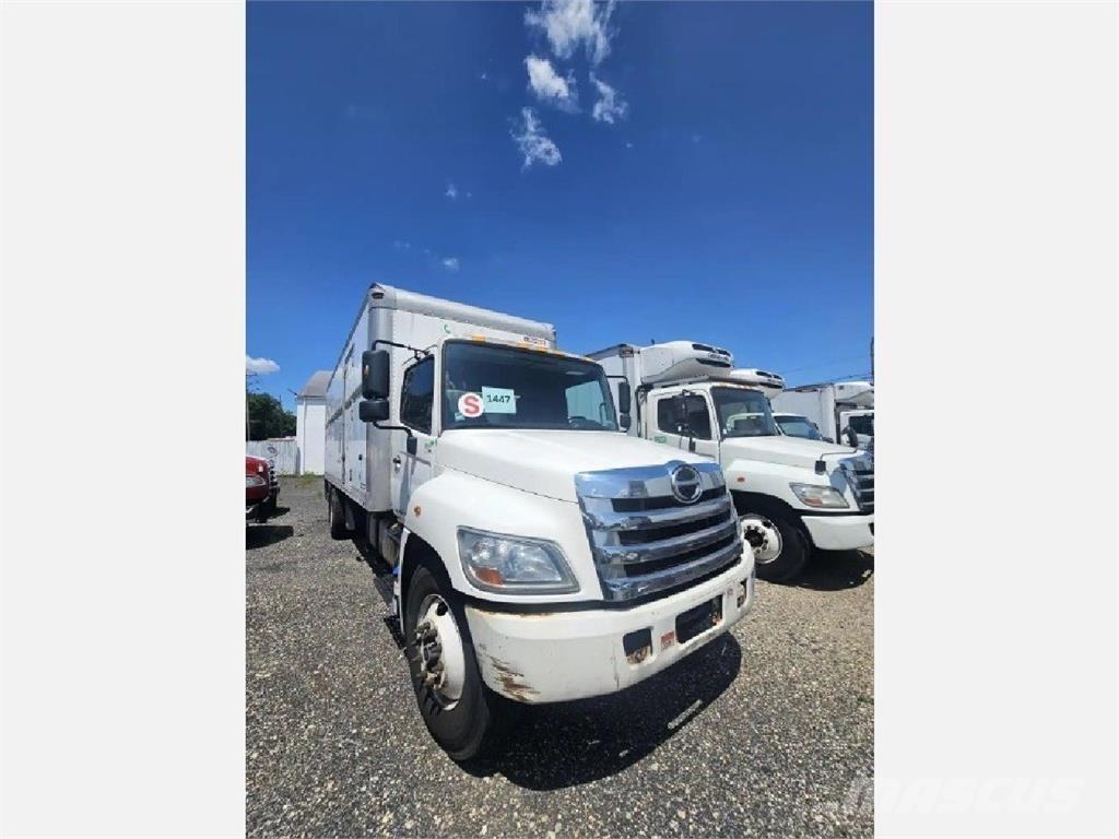 Hino 268 Samochody ciężarowe ze skrzynią zamkniętą