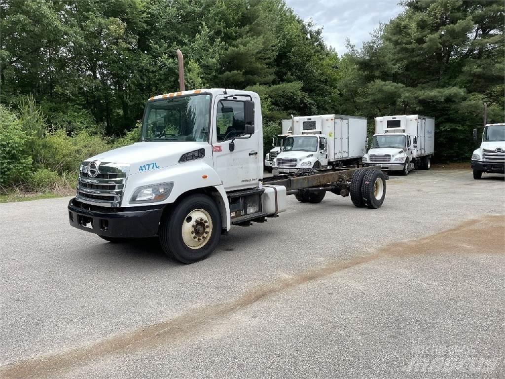 Hino 338 Pojazdy pod zabudowę