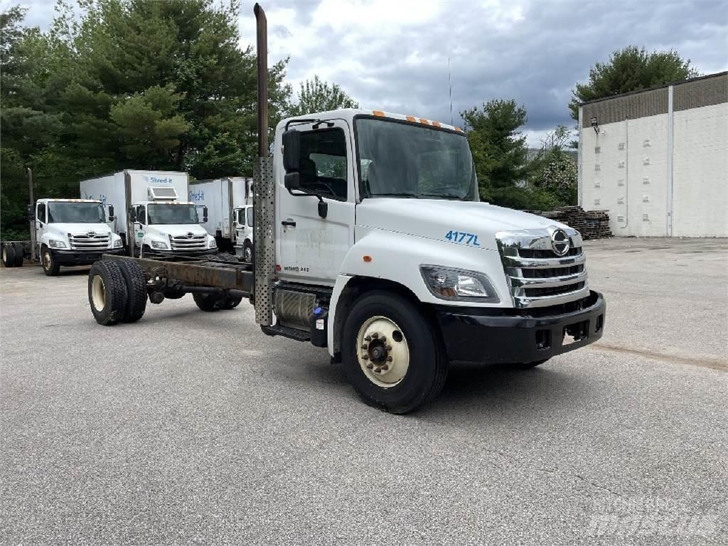 Hino 338 Pojazdy pod zabudowę