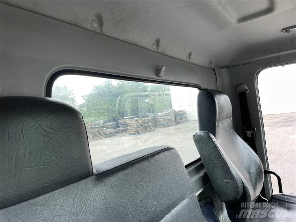 Hino 338 Pojazdy pod zabudowę