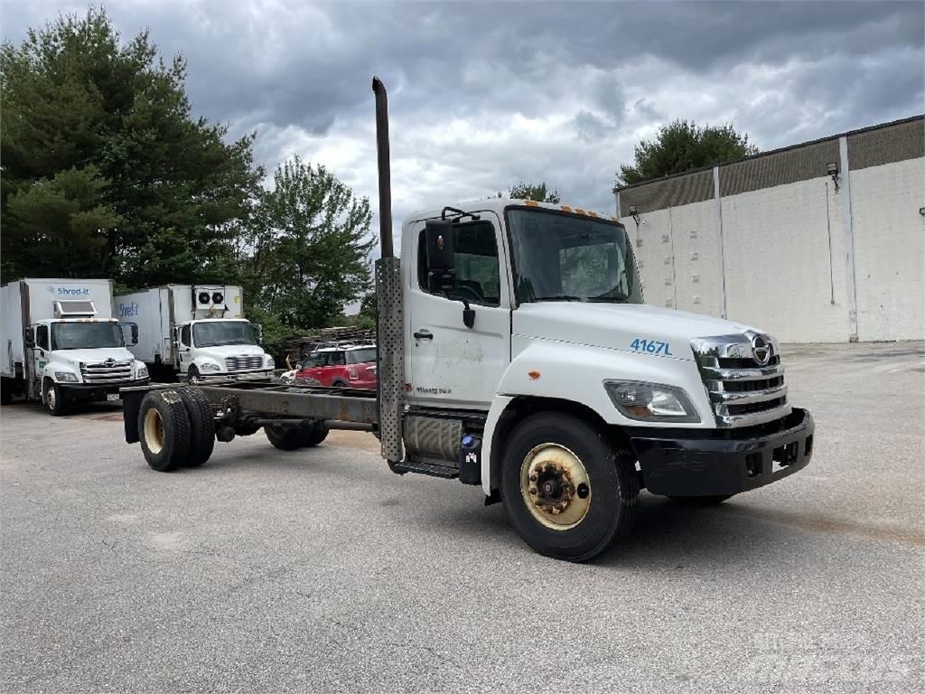 Hino 338 Pojazdy pod zabudowę