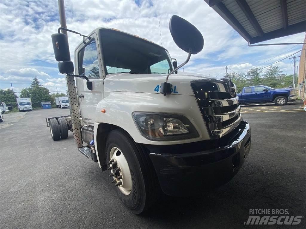 Hino 338 Pojazdy pod zabudowę