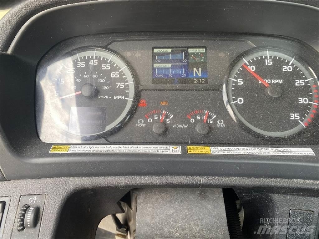 Hino 338 Pojazdy pod zabudowę
