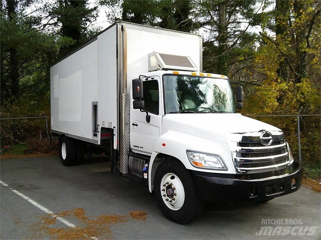 Hino 338 Samochody ciężarowe ze skrzynią zamkniętą