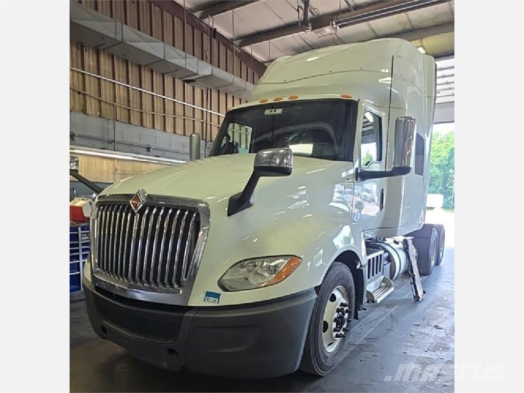 International LT Ciągniki siodłowe