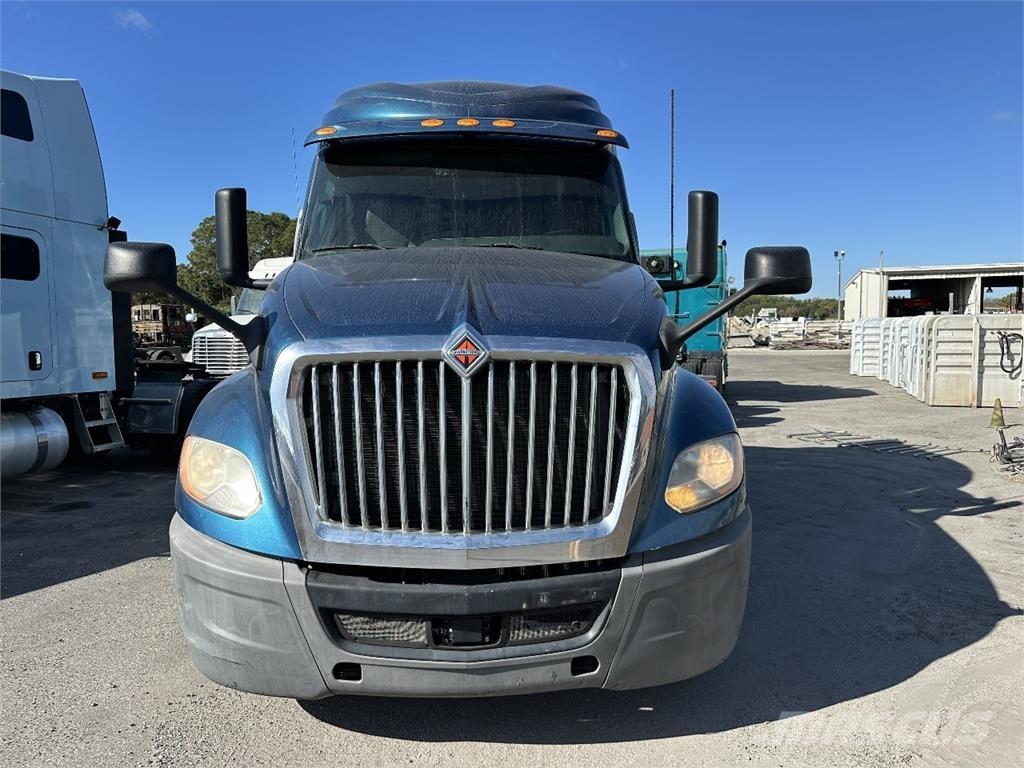 International LT625 Ciągniki siodłowe