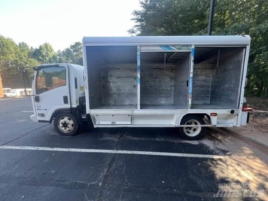 Isuzu NRR Samochody do transportu napojów