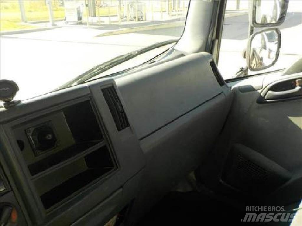 Isuzu NRR Samochody do transportu napojów