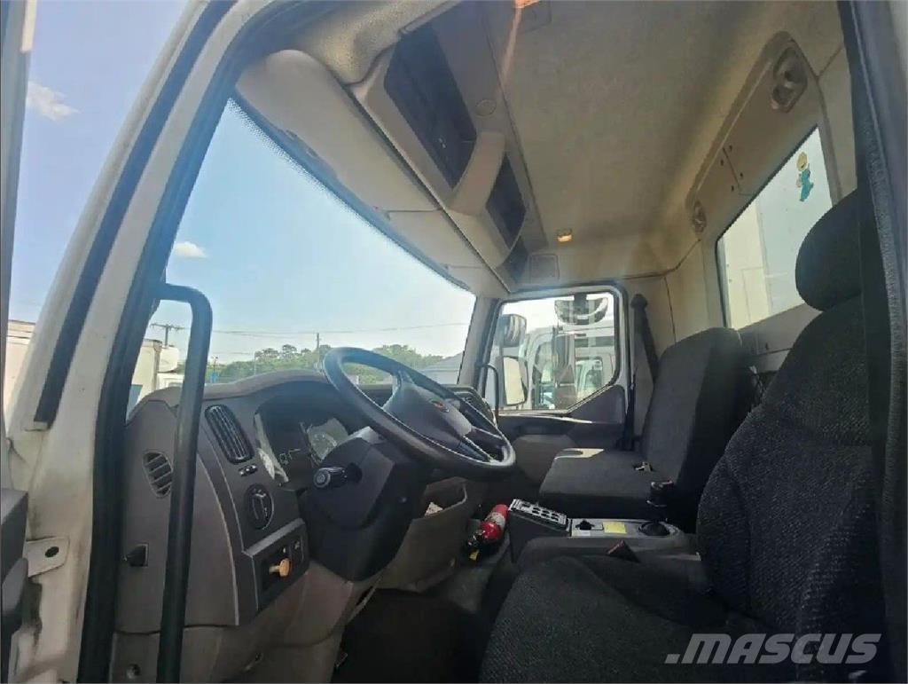 Kenworth K370 Samochody ciężarowe ze skrzynią zamkniętą
