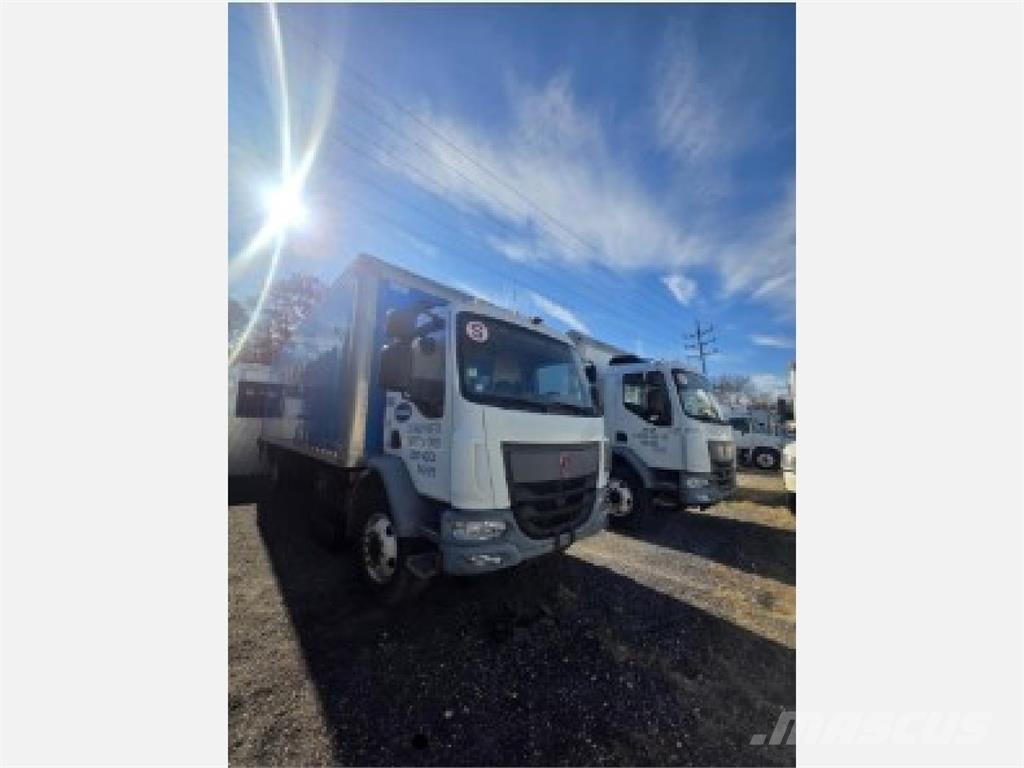 Kenworth K370 Samochody ciężarowe ze skrzynią zamkniętą