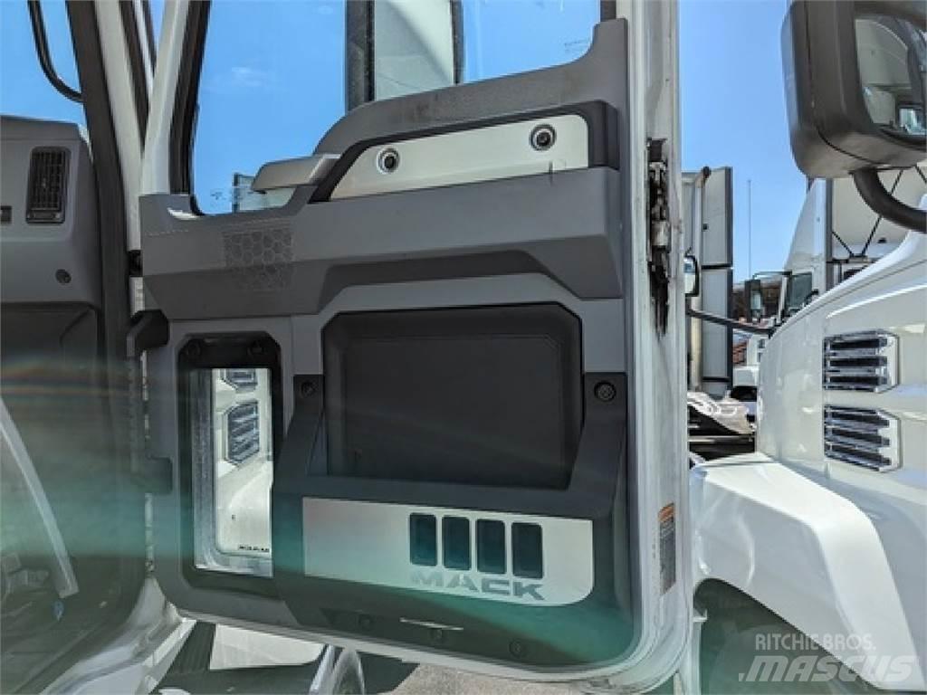 Mack AN64T Ciągniki siodłowe