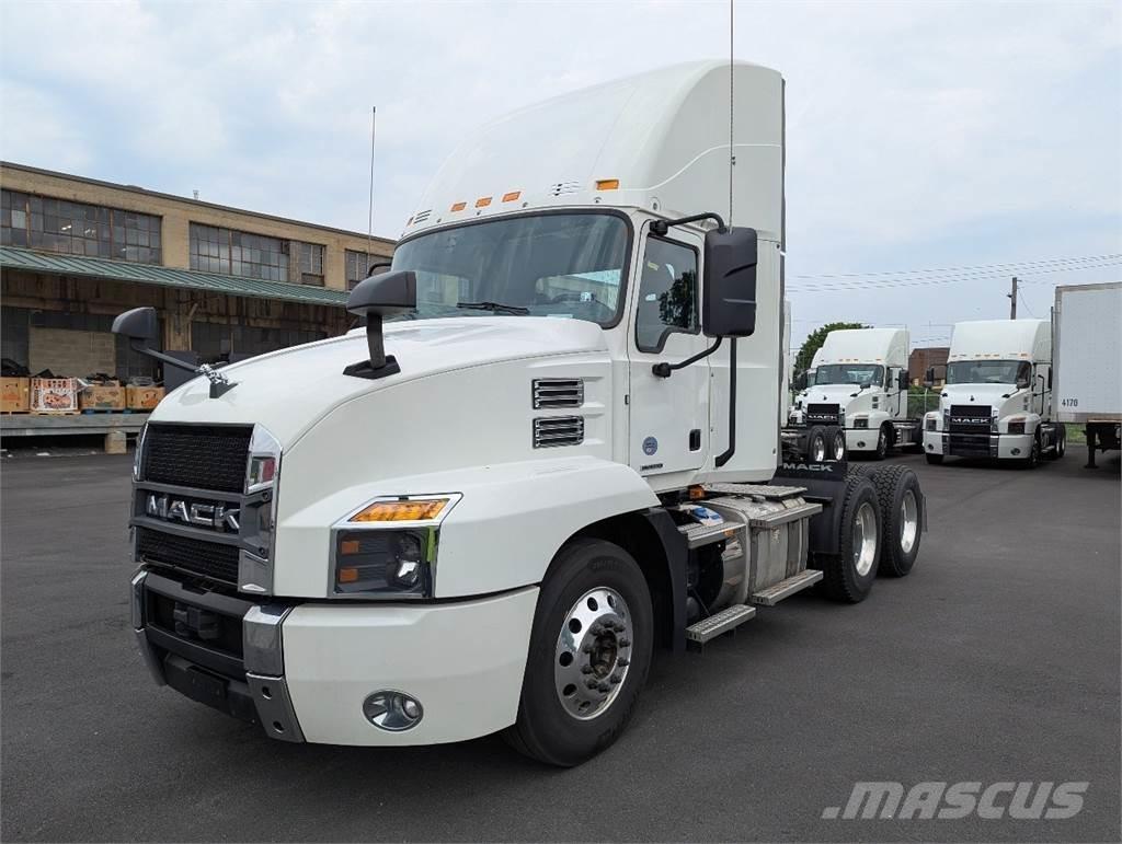 Mack AN64T Ciągniki siodłowe