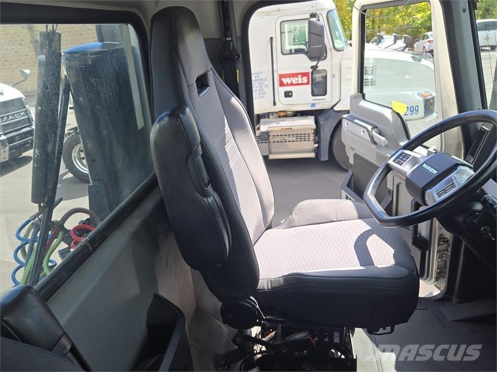 Mack AN64T Ciągniki siodłowe