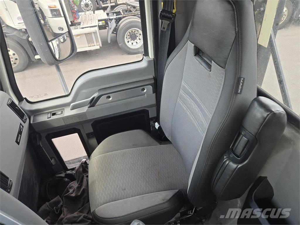 Mack AN64T Ciągniki siodłowe