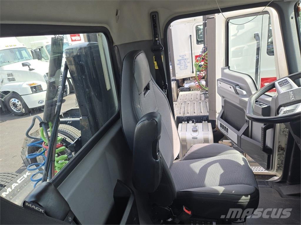 Mack AN64T Ciągniki siodłowe