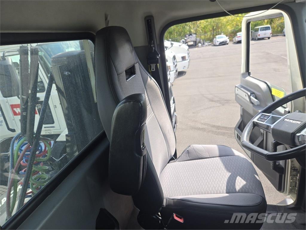 Mack AN64T Ciągniki siodłowe